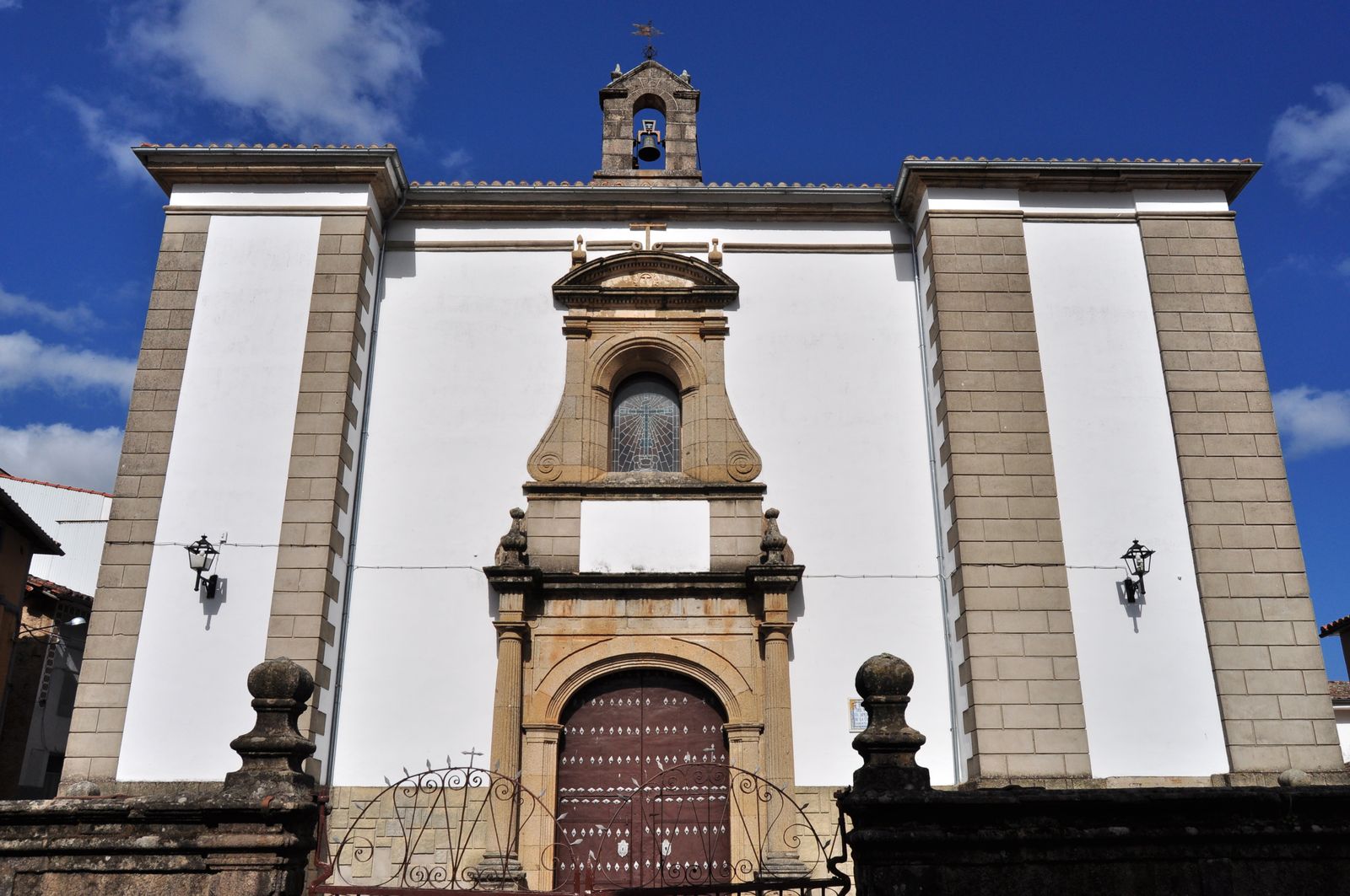 Basílica de la Cruz Bendita (Casar de Palomero)