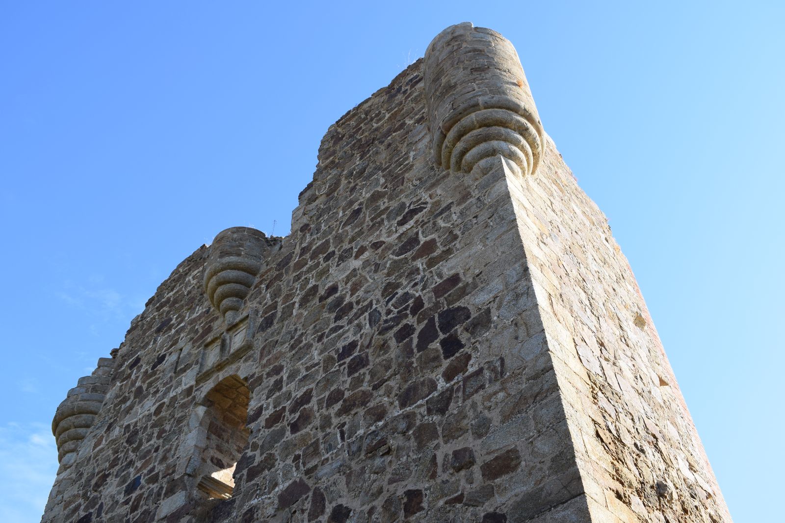 Castillo de los Condes de Nieva (Valverde de la Vera)