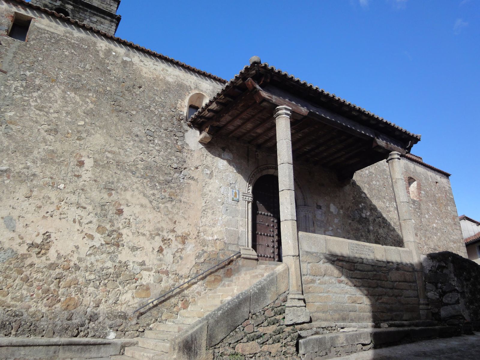 Iglesia de San Lorenzo (Garganta la Olla)